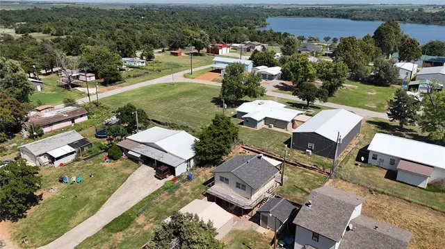 Photo 4 — 211 S Marilyn Street, Fort Cobb, OK 73038