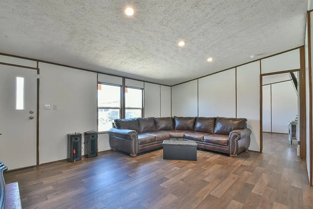 Photo 4 — 331899 E Timber Lane, Wellston, OK 74881