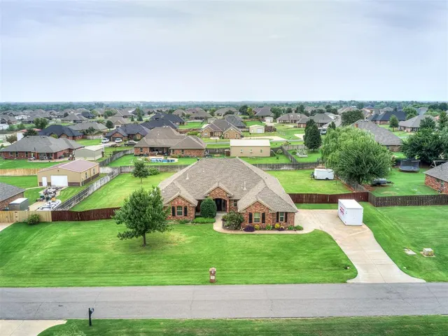 Front exterior — 4651 Vista Valley Lane, Edmond, OK 73025