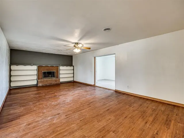 Photo 6 — 102 S Magers Avenue, Maysville, OK 73057