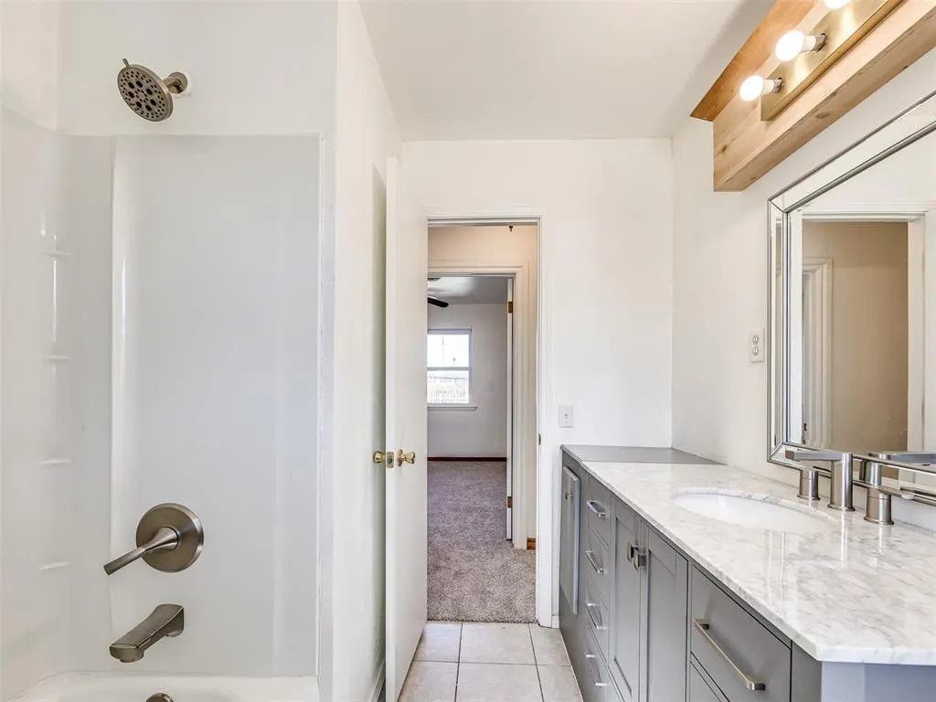 Photo 37 — 102 S Magers Avenue, Maysville, OK 73057