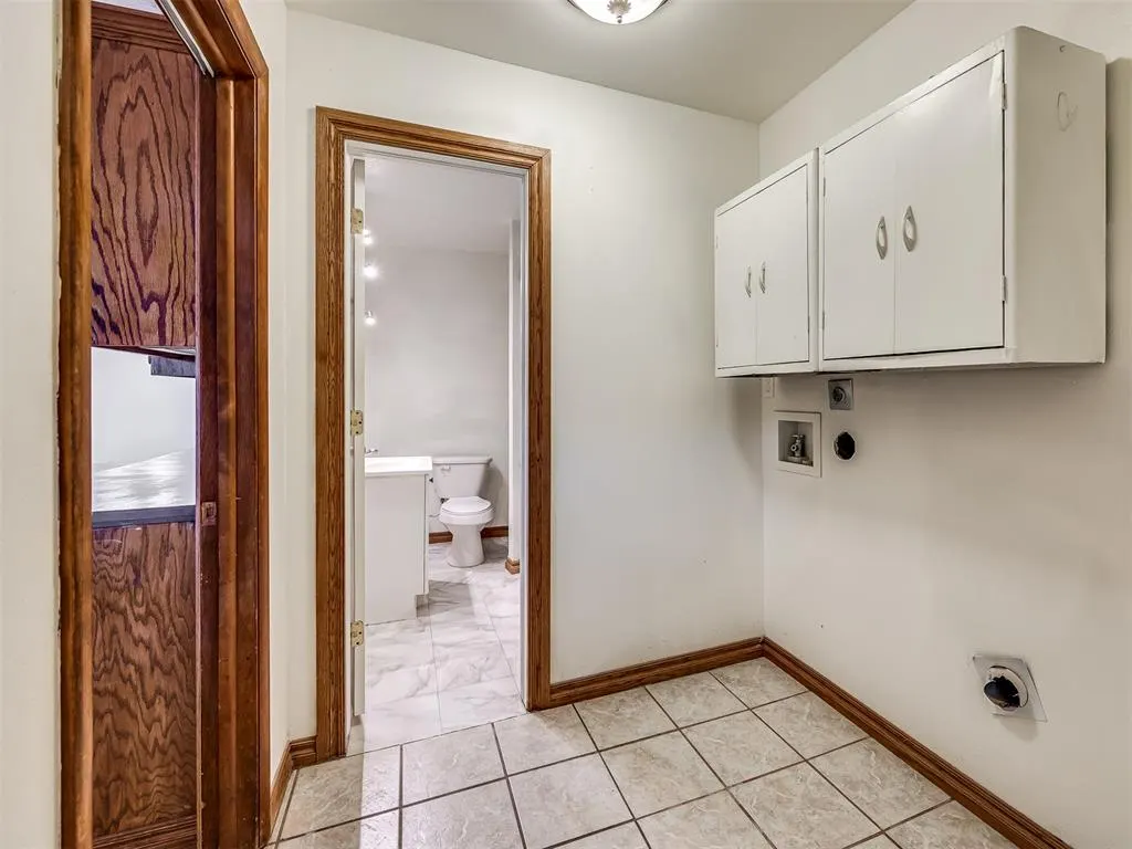 Photo 42 — 102 S Magers Avenue, Maysville, OK 73057