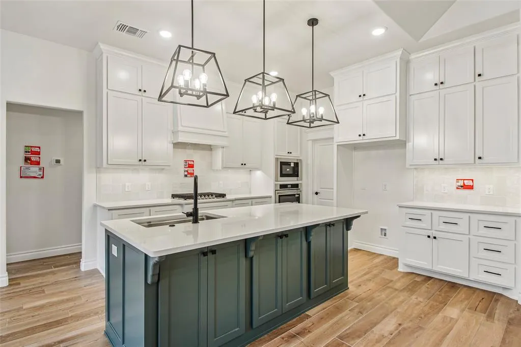 Photo 4 — 3902 Lleyton Drive, Norman, OK 73072
