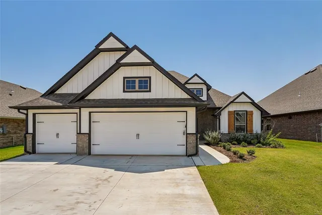 Photo 2 — 13128 NE 8th Street, Choctaw, OK 73020