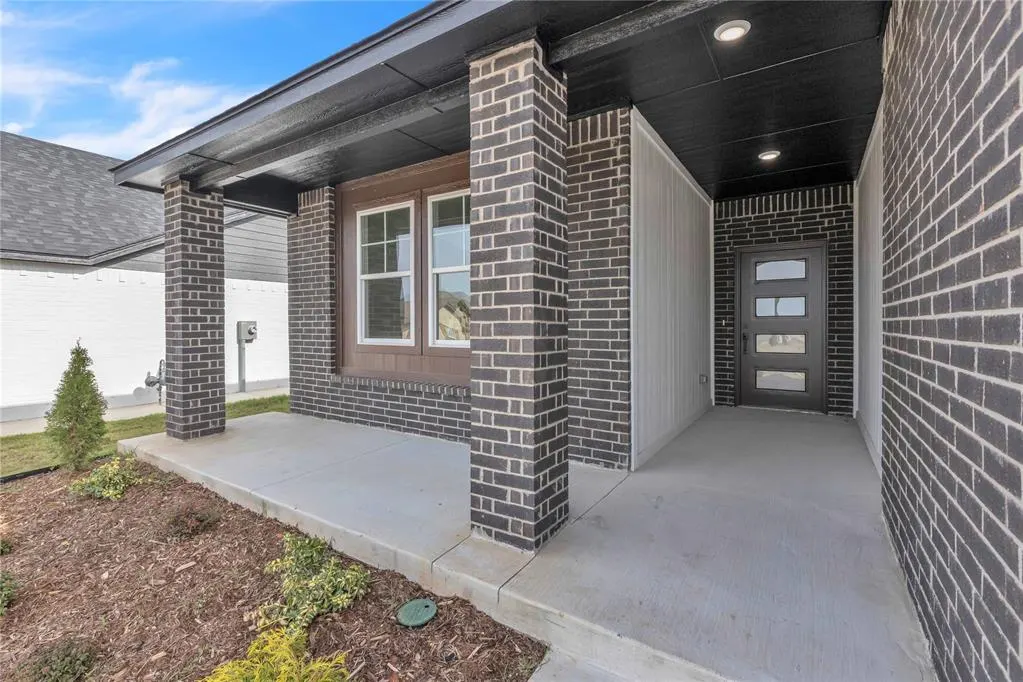Photo 7 — 642 Grand Sycamore Drive, Washington, OK 73093
