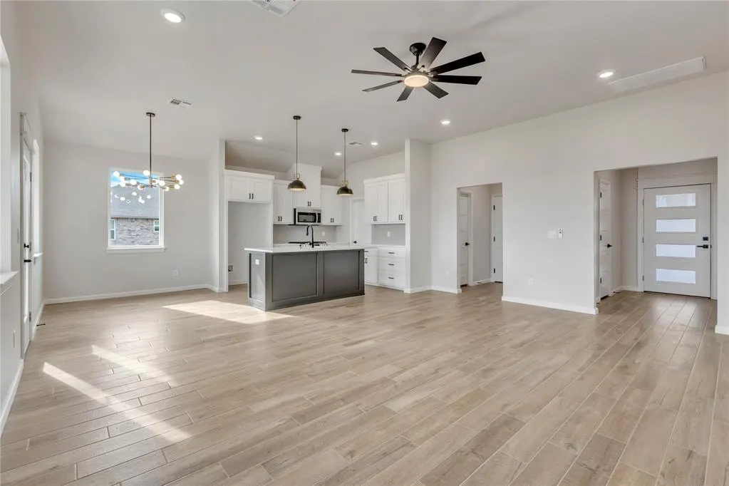 Photo 12 — 642 Grand Sycamore Drive, Washington, OK 73093