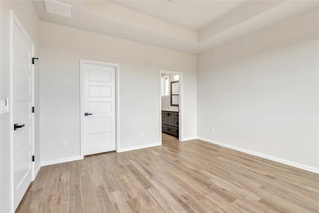 Photo 16 — 642 Grand Sycamore Drive, Washington, OK 73093