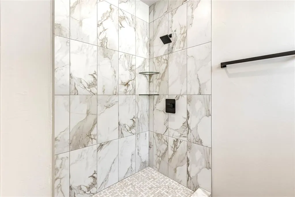 Photo 18 — 642 Grand Sycamore Drive, Washington, OK 73093