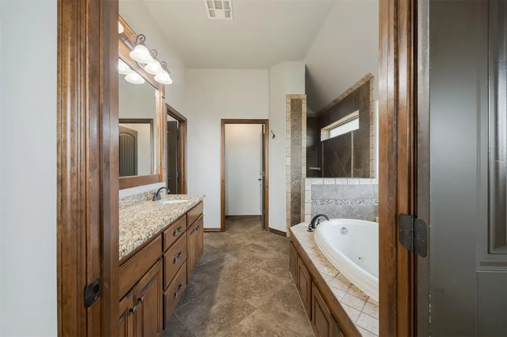 Photo 35 — 14808 Trumball Circle, Oklahoma City, OK 73142