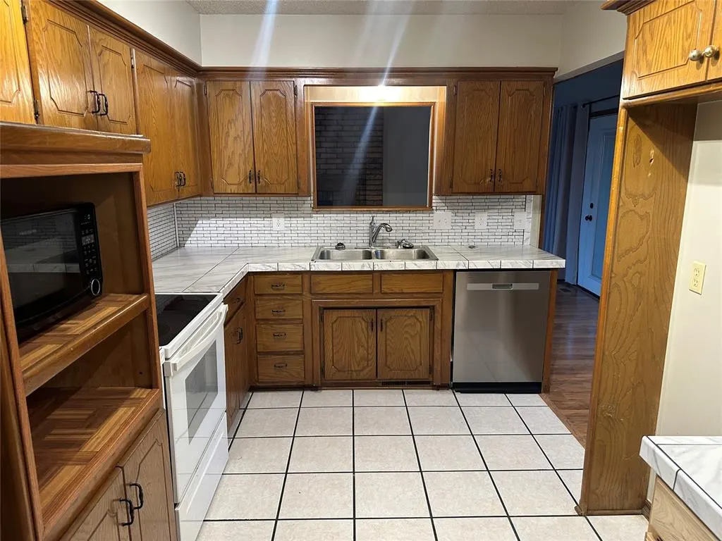 Photo 5 — 8508 SW 36th Street, Oklahoma City, OK 73179