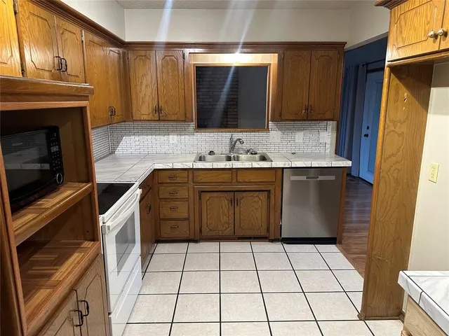 Photo 5 — 8508 SW 36th Street, Oklahoma City, OK 73179