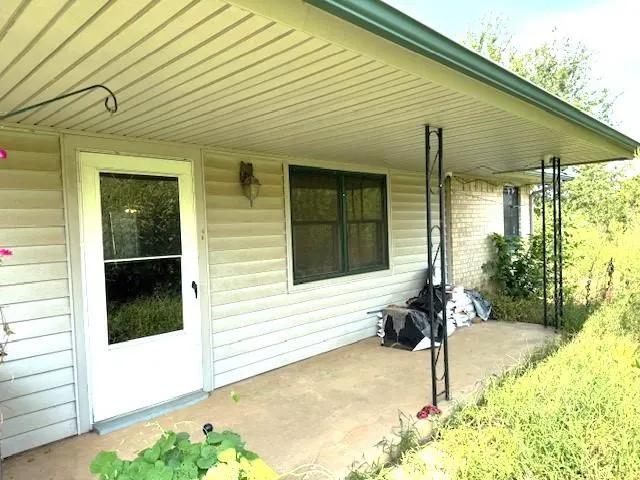Photo 2 — 13241 N 3530 Road, Maud, OK 74854