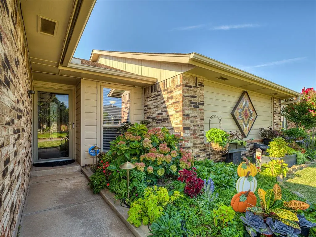 Photo 3 — 6304 Westpark Drive, Oklahoma City, OK 73142