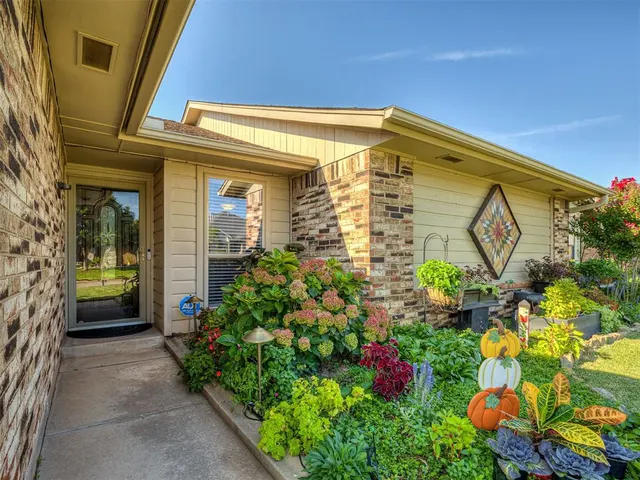Photo 3 — 6304 Westpark Drive, Oklahoma City, OK 73142