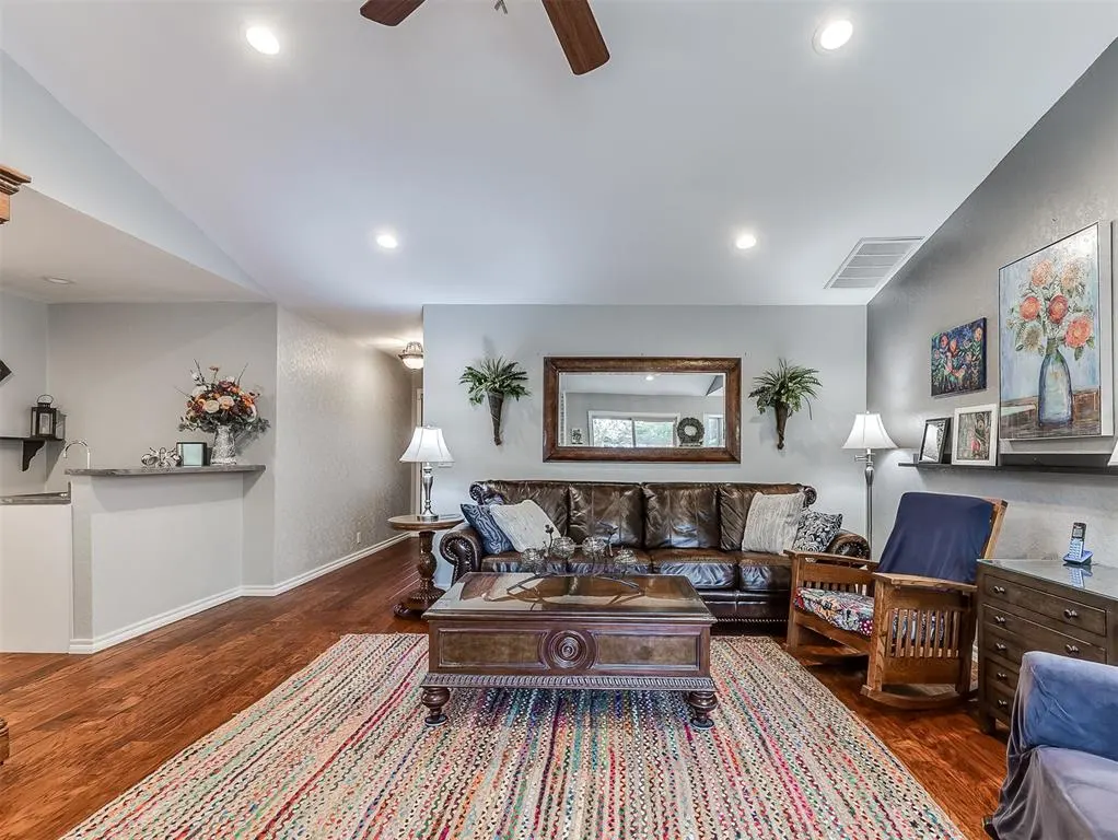 Photo 7 — 6304 Westpark Drive, Oklahoma City, OK 73142