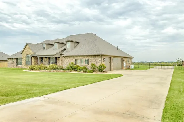 Photo 4 — 4741 Hillside Lane, Edmond, OK 73025
