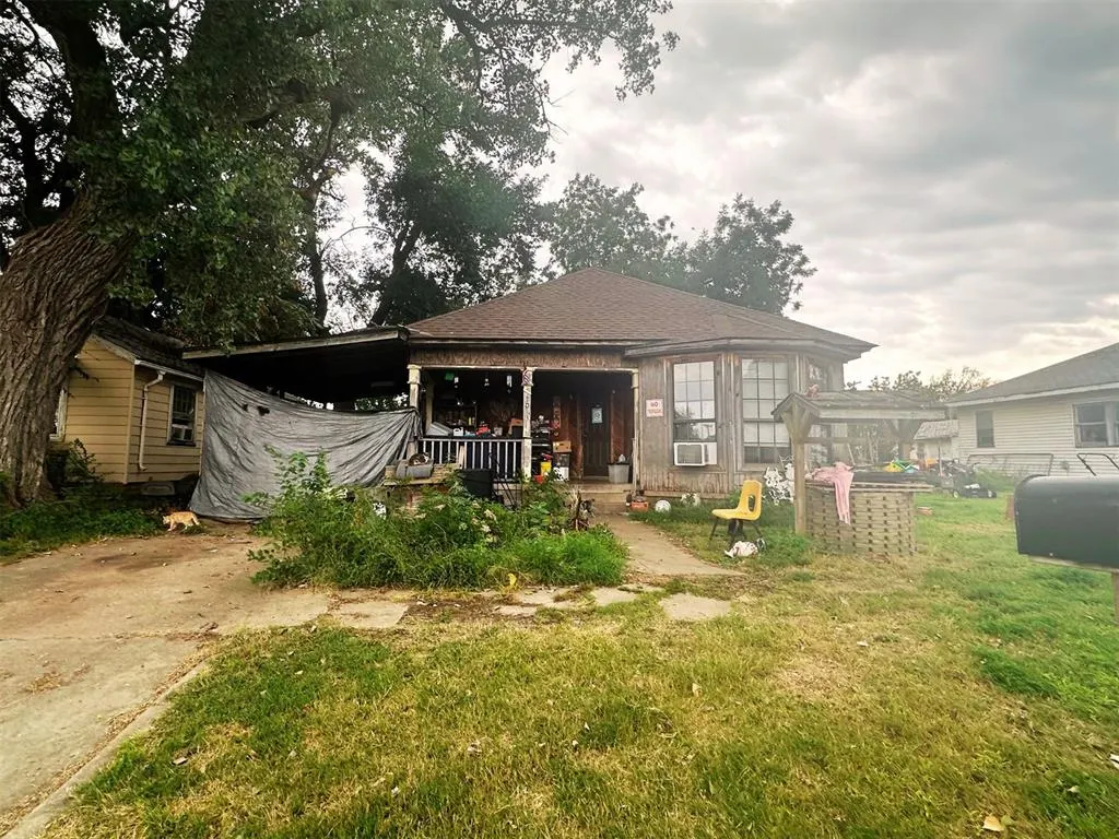 Front exterior — 1013 W College Avenue, Blackwell, OK 74631