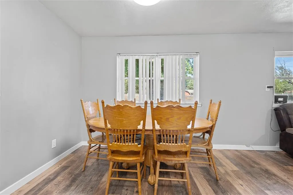 Photo 8 — 910 2nd Street, Maysville, OK 73057