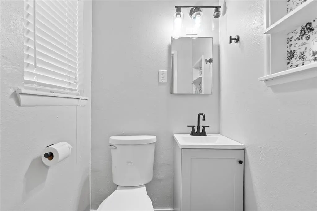 Photo 16 — 910 2nd Street, Maysville, OK 73057