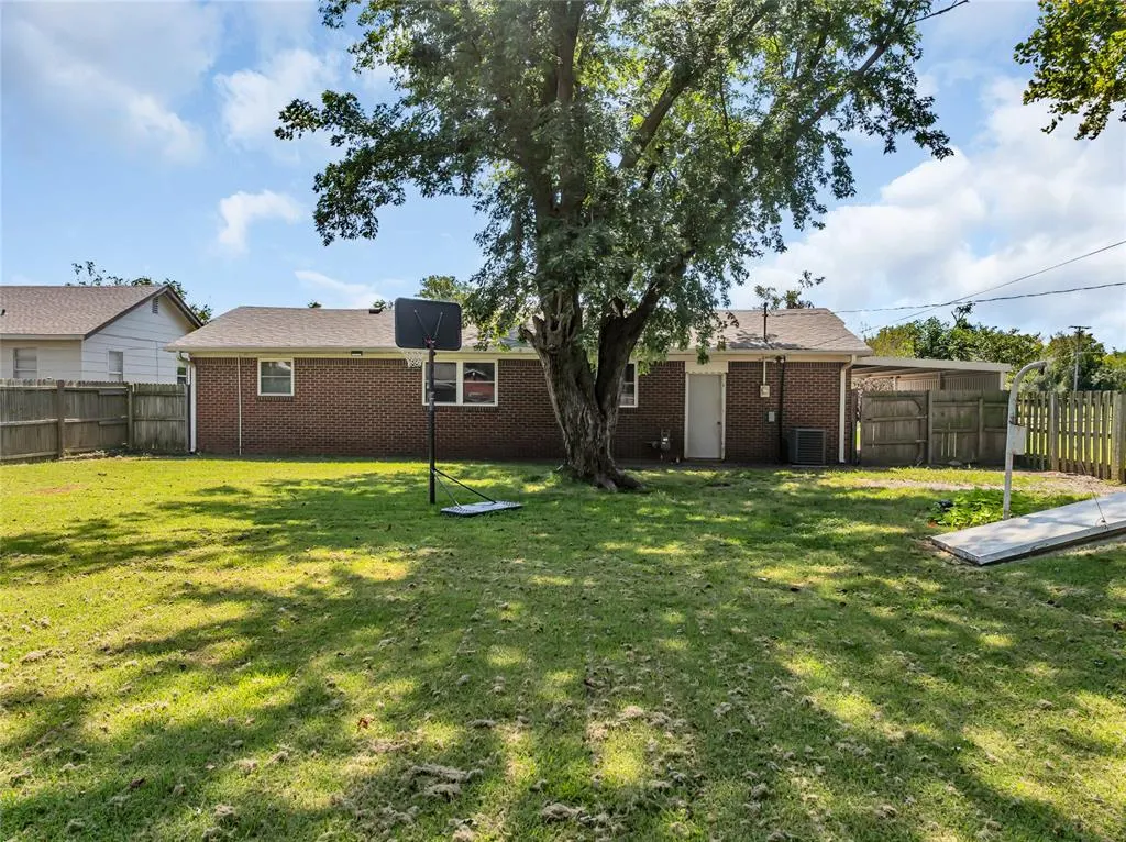 Photo 30 — 910 2nd Street, Maysville, OK 73057