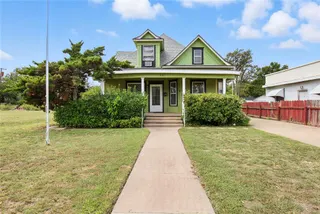 Sold home at 107 S Broadway Avenue