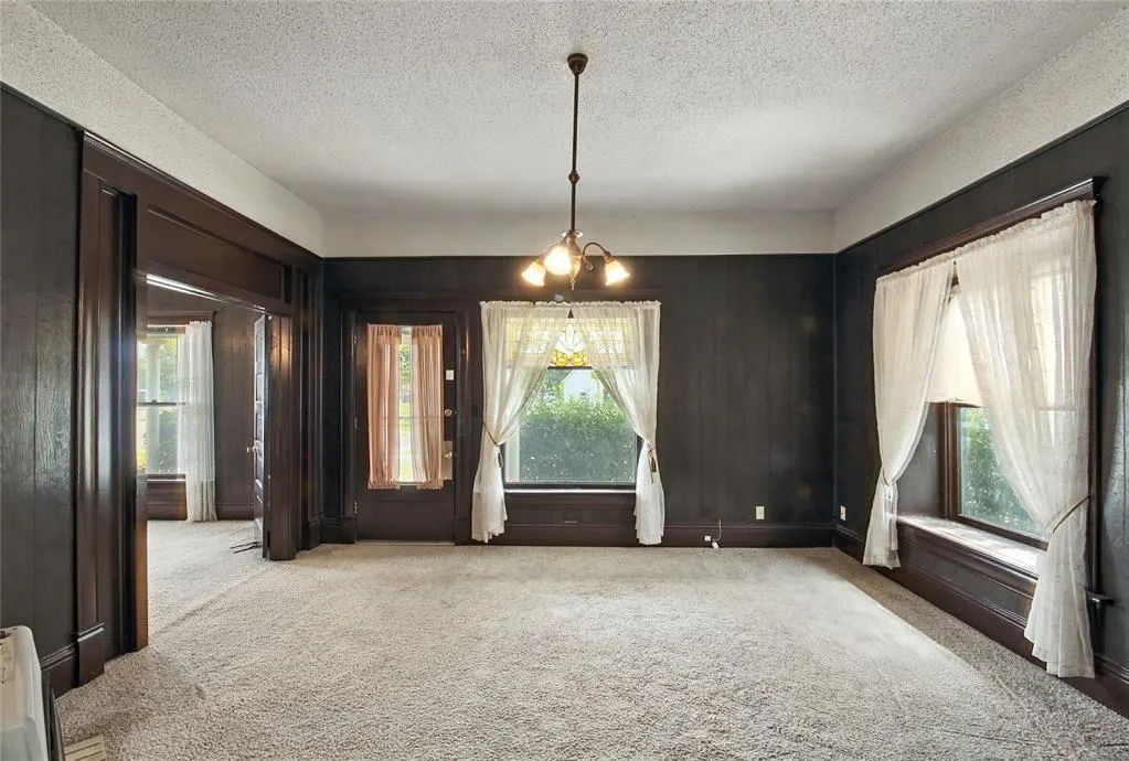 Photo 4 — 107 S Broadway Avenue, Hobart, OK 73651