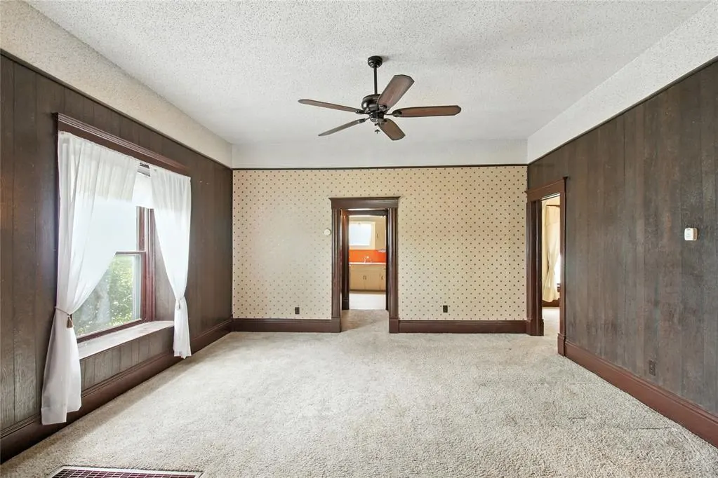 Photo 7 — 107 S Broadway Avenue, Hobart, OK 73651