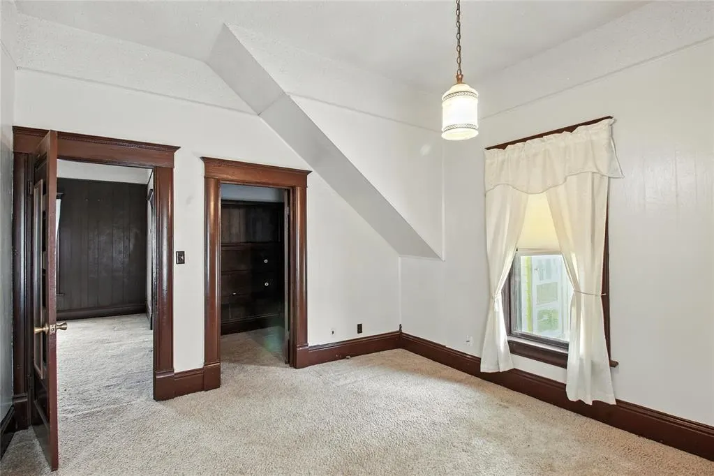 Photo 12 — 107 S Broadway Avenue, Hobart, OK 73651