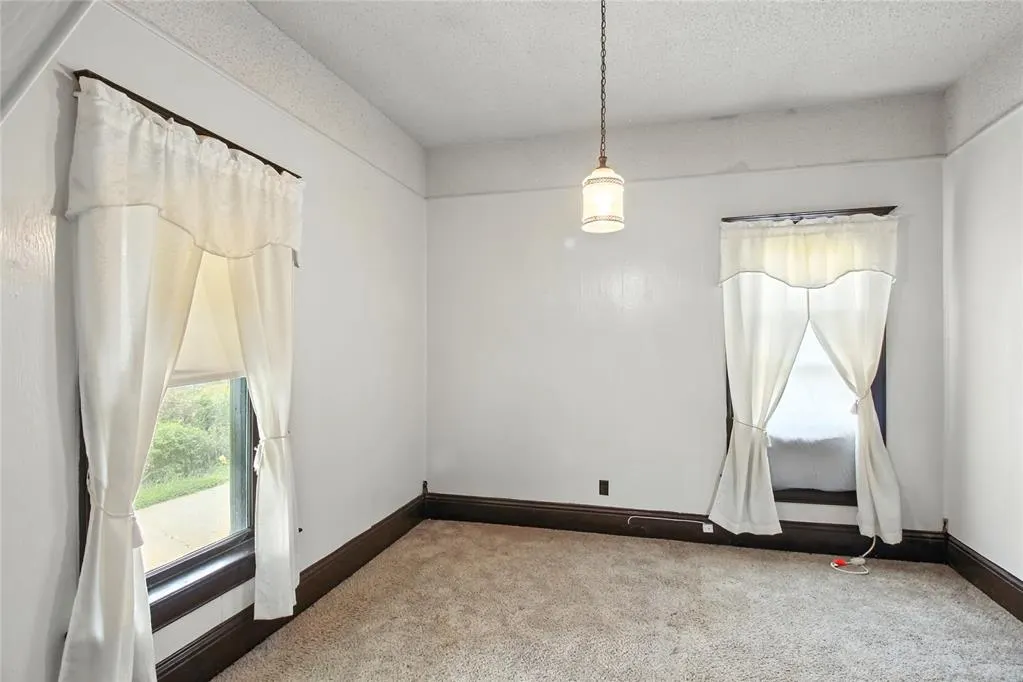 Photo 13 — 107 S Broadway Avenue, Hobart, OK 73651