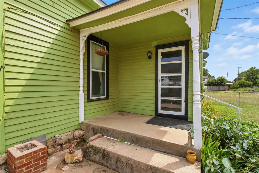 Photo 23 — 107 S Broadway Avenue, Hobart, OK 73651