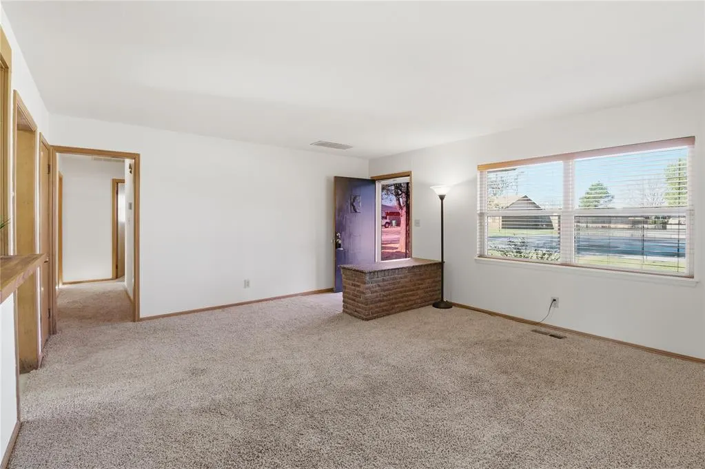 Photo 15 — 310 N Park Road, Hobart, OK 73651