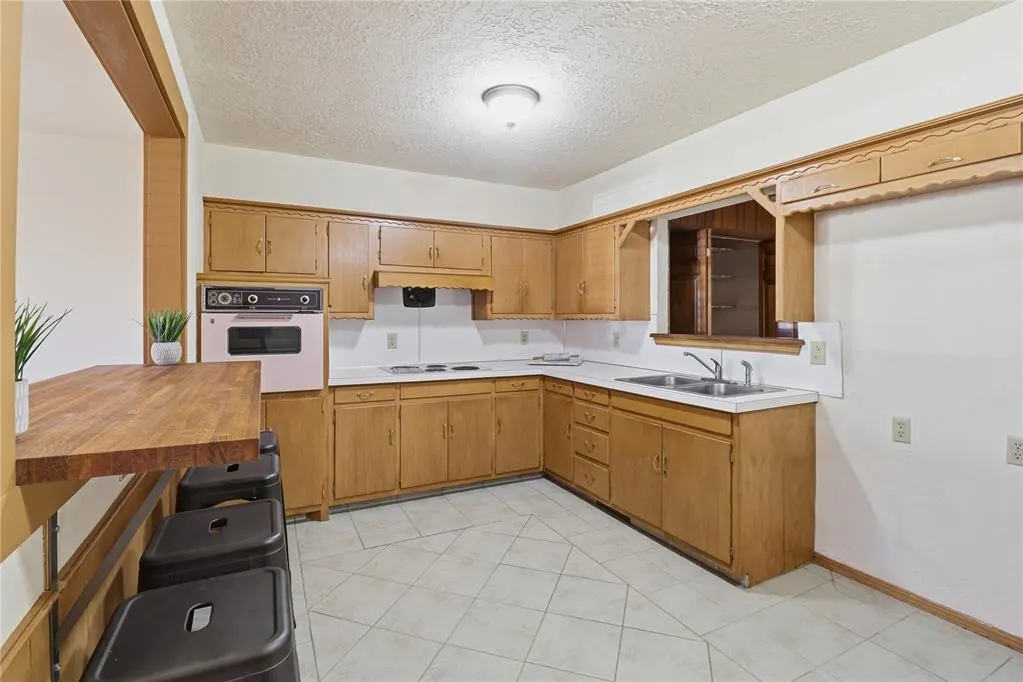 Photo 18 — 310 N Park Road, Hobart, OK 73651