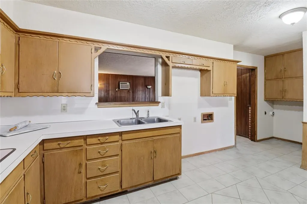 Photo 21 — 310 N Park Road, Hobart, OK 73651