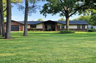 Sold home at 9 Dustin Circle
