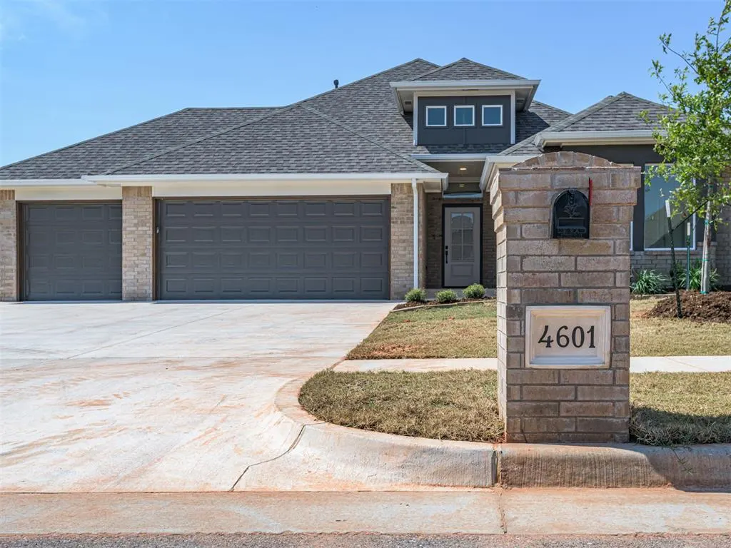 Photo 2 — 4601 Hidalgo Avenue, Mustang, OK 73064