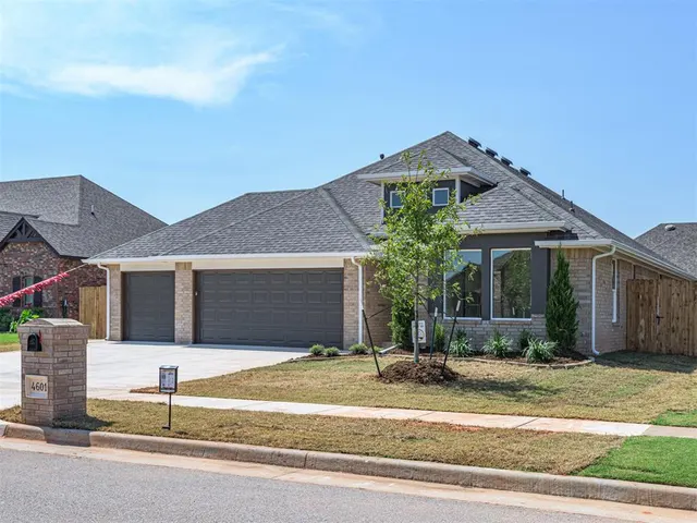 Photo 4 — 4601 Hidalgo Avenue, Mustang, OK 73064