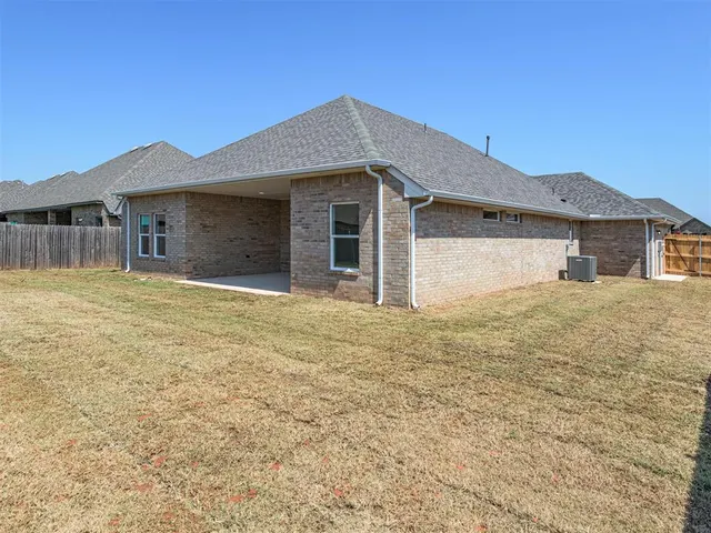 Photo 5 — 4601 Hidalgo Avenue, Mustang, OK 73064
