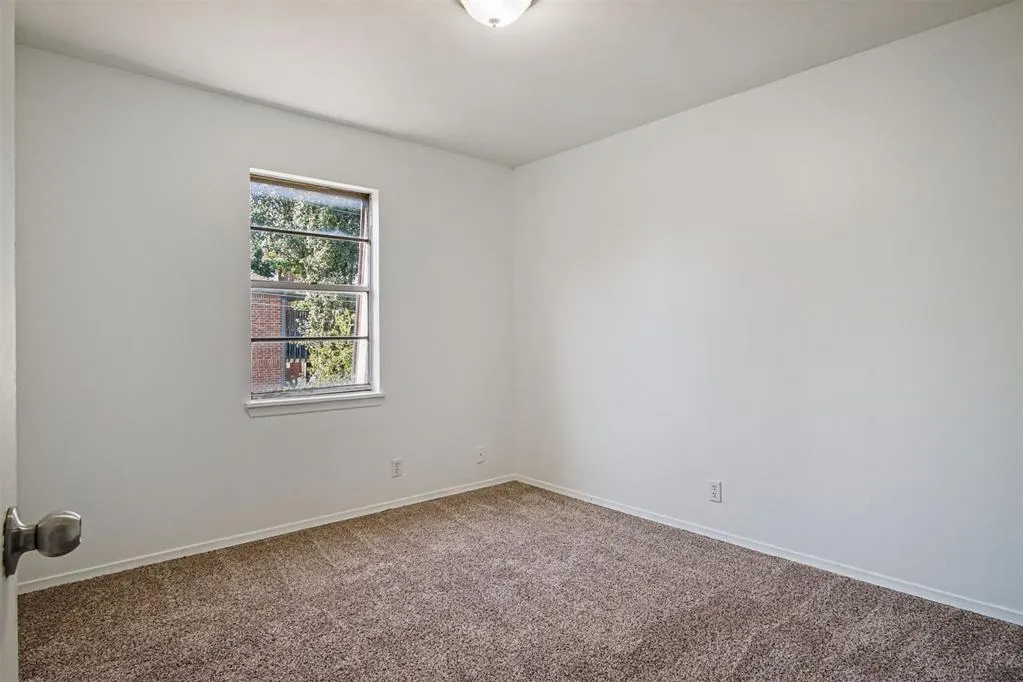 Photo 17 — 1434 NW 92nd Street, Oklahoma City, OK 73114