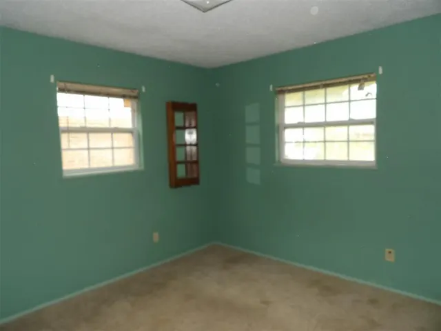 Photo 7 — 2524 N Hammond Avenue, Oklahoma City, OK 73127