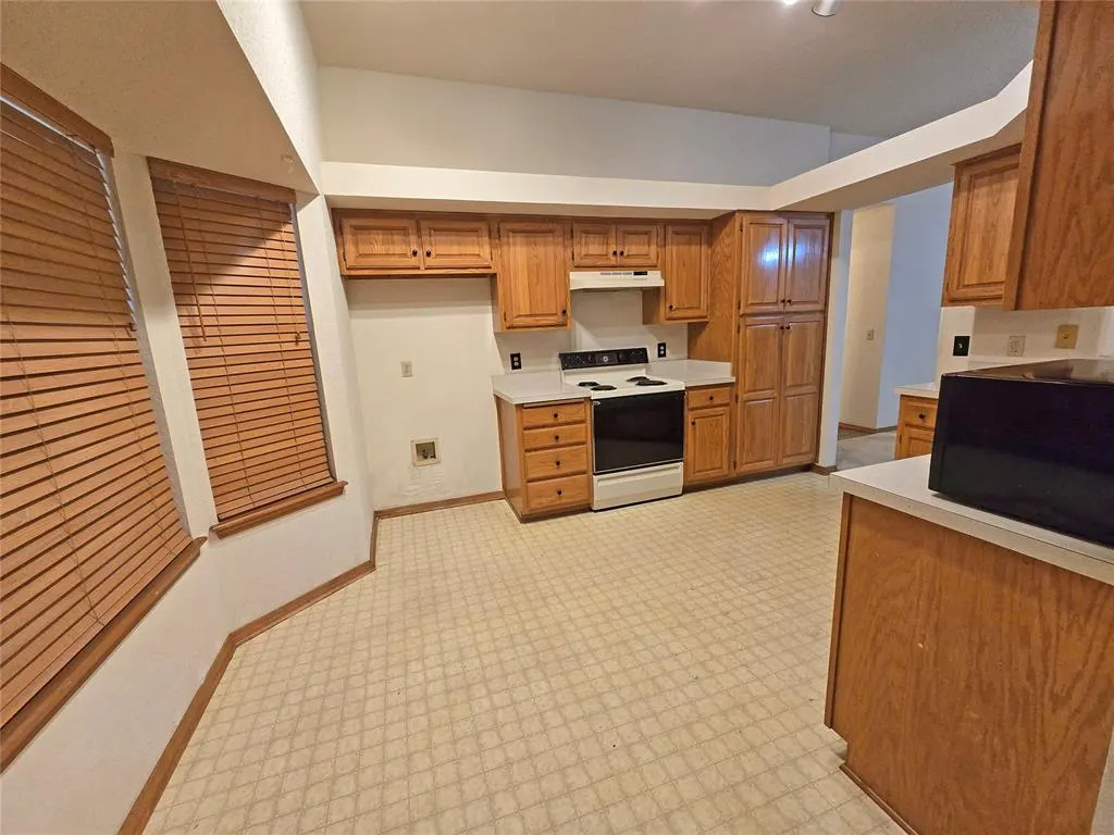 Photo 7 — 11604 Walters Avenue, Oklahoma City, OK 73162