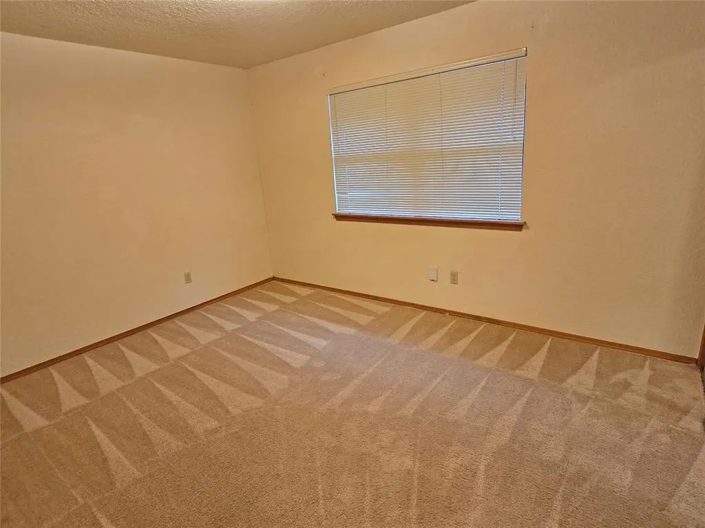 Photo 13 — 11604 Walters Avenue, Oklahoma City, OK 73162