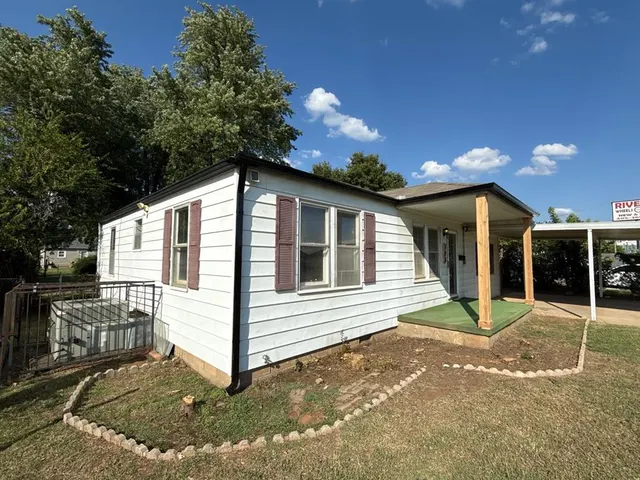 Photo 2 — 723 SE 44th Street, Oklahoma City, OK 73129