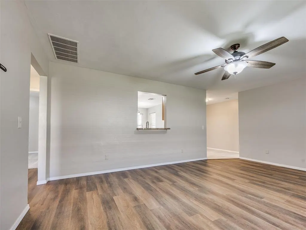 Photo 16 — 613 NE 85th Street, Oklahoma City, OK 73114