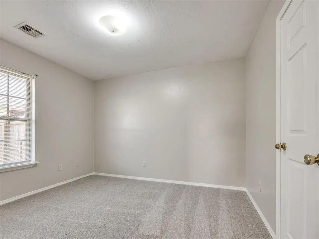 Photo 22 — 613 NE 85th Street, Oklahoma City, OK 73114