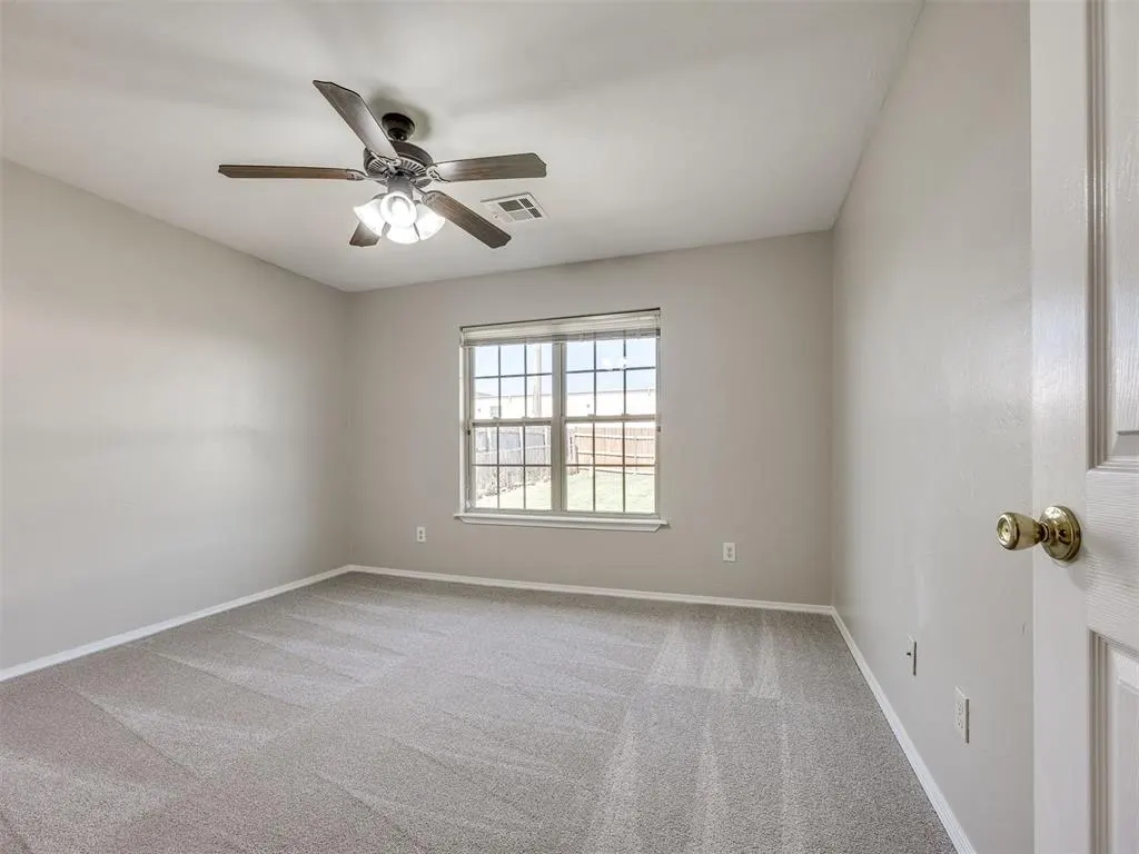 Photo 26 — 613 NE 85th Street, Oklahoma City, OK 73114