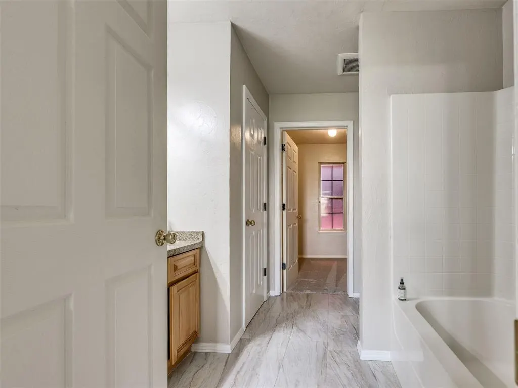 Photo 29 — 613 NE 85th Street, Oklahoma City, OK 73114