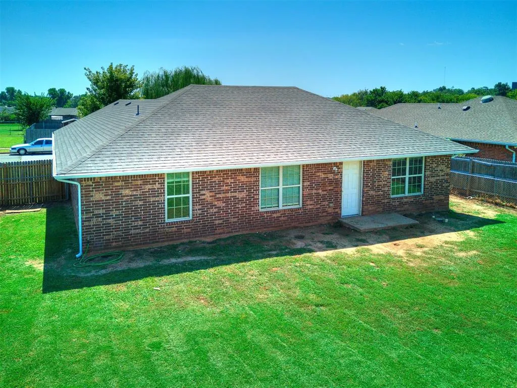 Photo 35 — 613 NE 85th Street, Oklahoma City, OK 73114