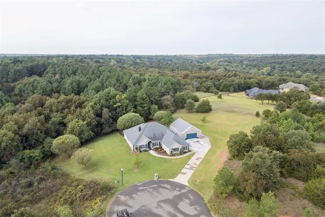 Photo 3 — 9917 Whitney Court, Choctaw, OK 73020