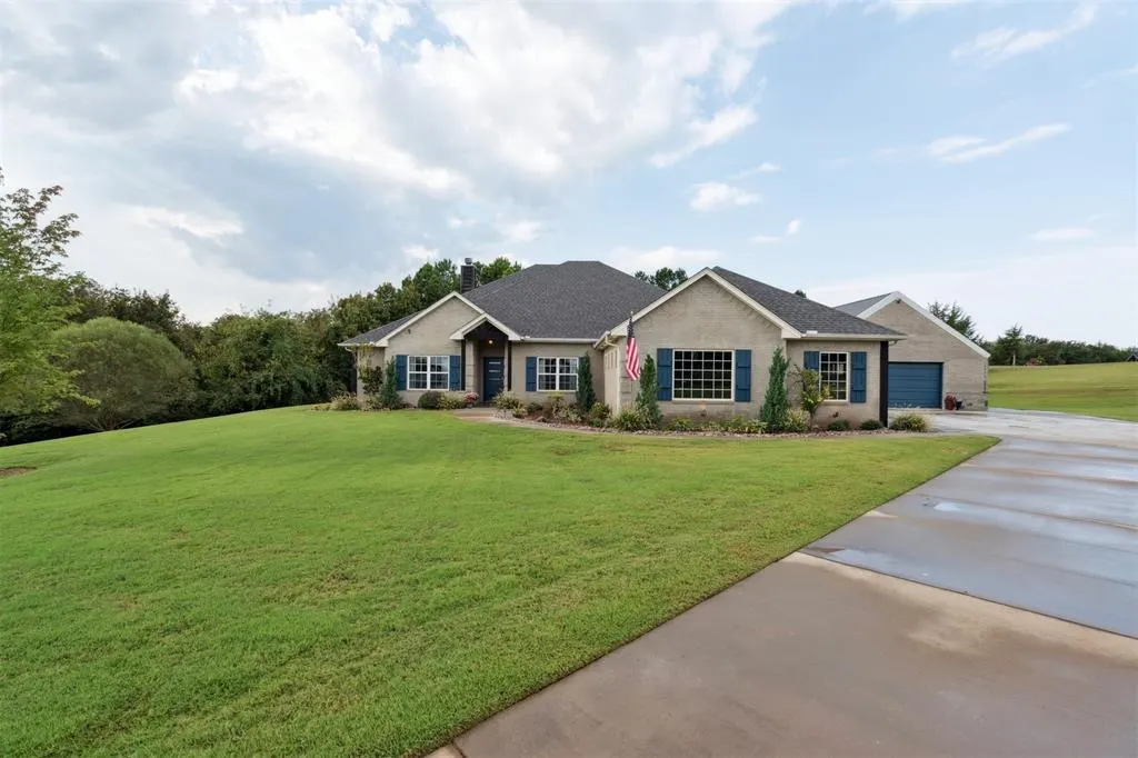 Photo 4 — 9917 Whitney Court, Choctaw, OK 73020