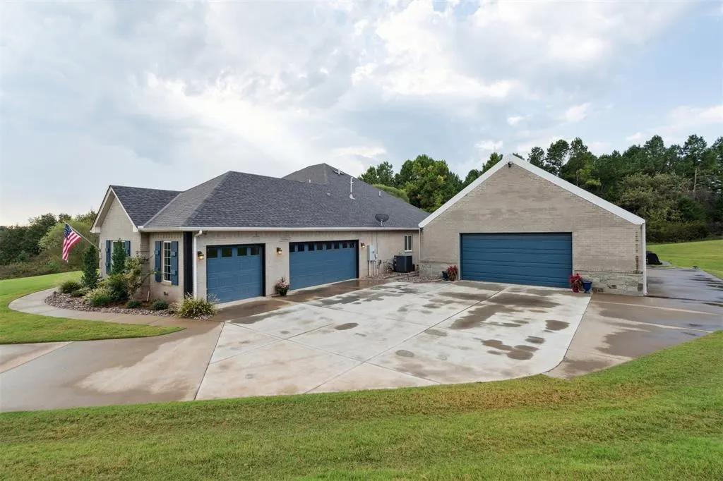 Photo 6 — 9917 Whitney Court, Choctaw, OK 73020